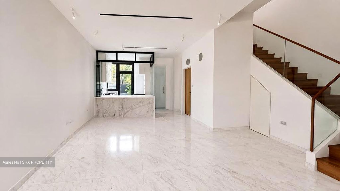 Loyang Besar Close (D17), Terrace #607546751